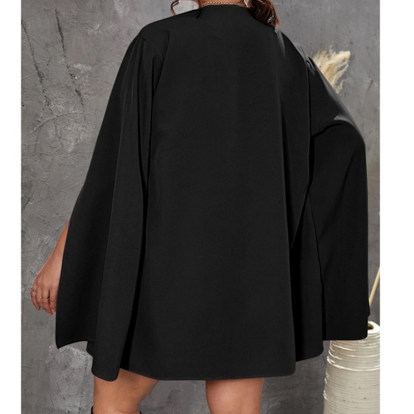 Sophisticated Black Cape Blazer for Women - Picture 5 of 6